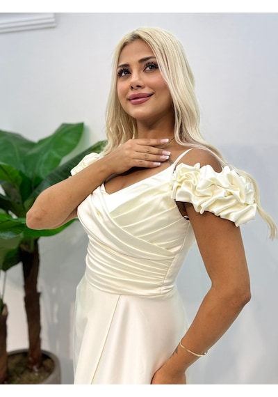 E&a Eren Abiye Madonna Yaka Derın Yırtmaclı Saten Abıye Ekru
