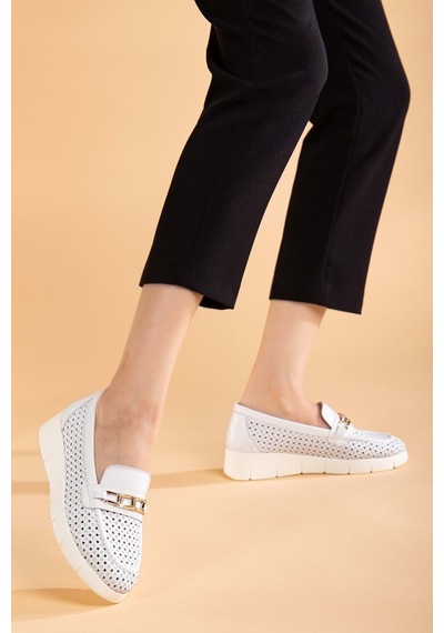 Analin Shoes Kadın Hakiki Deri Günlük Lazerli Tokalı Rahat Ayakkabı Beyaz