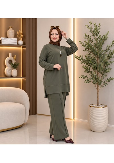 Pike Kumaş Tesettür Pantolonlu Takım Büyük Beden Rahat Kalıp Uzun Tunik İkili Takım 42-54 Beden Mürdüm Pike Kumaş Tesettür Pantolonlu Takım Büyük Beden Rahat Kalıp Uzun Tunik İkili Takım 42-54 Beden Mürdüm