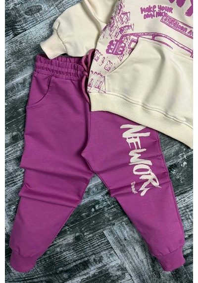 Riccotarz Kız Çocuk Üzeri New York Yazı Detaylı Bilekleri Manşetli Sweatshirt Mor Eşofman Takım Mor Riccotarz Kız Çocuk Üzeri New York Yazı Detaylı Bilekleri Manşetli Sweatshirt Mor Eşofman Takım Mor