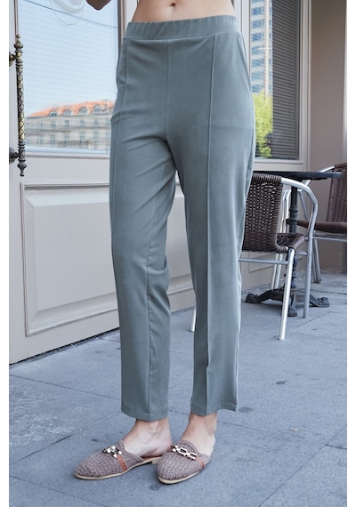 Jument Kadın Modal İpeksi Likralı Kumaş Yüksek Bel Önden Dikişli Cepli Dar Paça Pantolon-haki Jument Kadın Modal İpeksi Likralı Kumaş Yüksek Bel Önden Dikişli Cepli Dar Paça Pantolon-haki