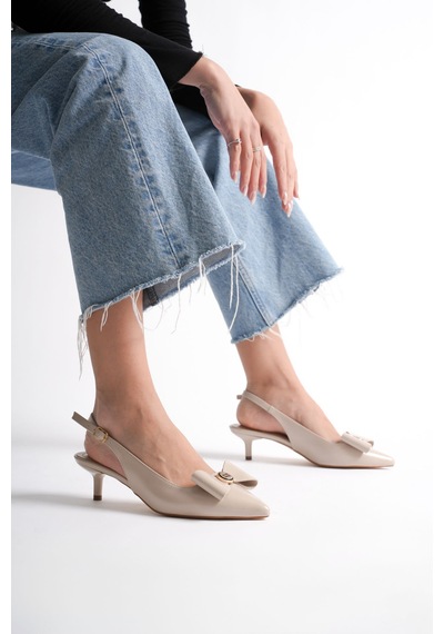 Alewomen Margaret Krem Rugan 8 Cm Topuklu Fiyonk Toka Detaylı Arkası Açık Kadın Ayakkabısı Bej Krem Rugan Alewomen Margaret Krem Rugan 8 Cm Topuklu Fiyonk Toka Detaylı Arkası Açık Kadın Ayakkabısı Bej Krem Rugan
