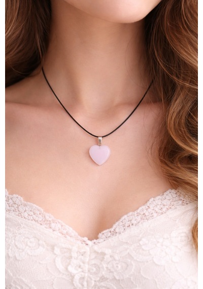Pembe Kristal Kuvars Taşlı Kalp Kolye - Şeffaf Geçişli Tasarım & Siyah Kordon Ip Pembe