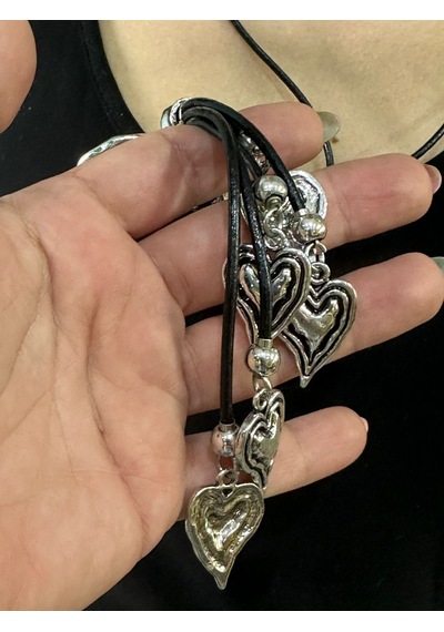 Siyah Deri Kayışlı Kalpli Kadın Kolye 38 Cm Renkli