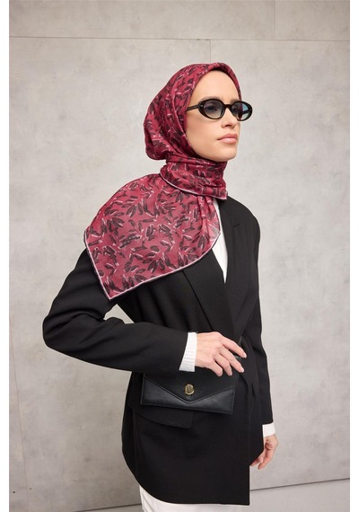 Silk Home Pamuk Polyester Soft Eşarp Vişne Çiçek Desenli Kaymaz Dokulu Tok Duruşlu 90x90 Çok Renkli