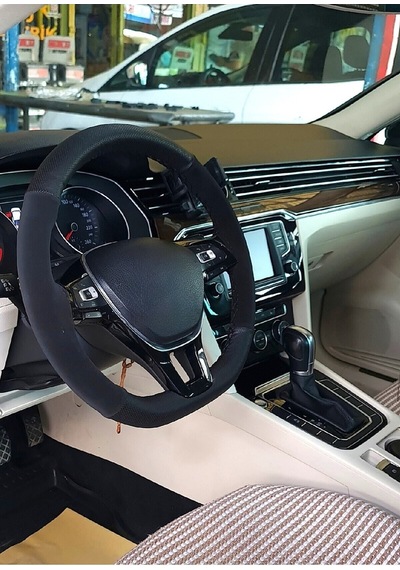 Aston Martin Vanquist Uyumlu Dikmeli Direksiyon Kılıfı Noktalı-alkantara Siyah