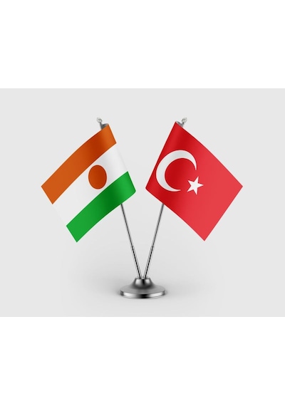Nijer Ve Türk Bayrağı İkili Saten Masa Bayrağı Takımı Diğer