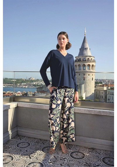 Will Like Herşeytrend Yaprak Desenli Uzun Kollu V Yaka Pijama Takımı Lacivert
