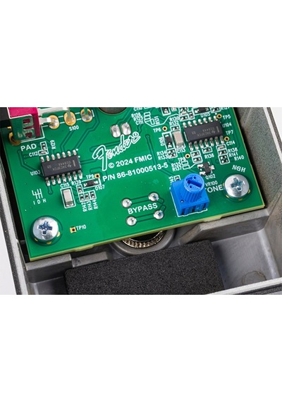 Fender 0234611000 Bassman Fuzz Bas Gitar Pedalı Vintage Bassman Tonlarını Andıran Yoğun Ve Kremsi Fuzz Efekti