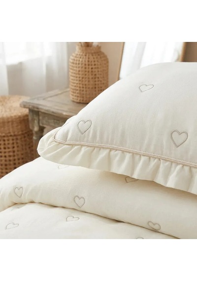 Love Nakışlı Elyaf Dolgulu Yatak Örtüsü Çift Kişilik 240x260 Krem