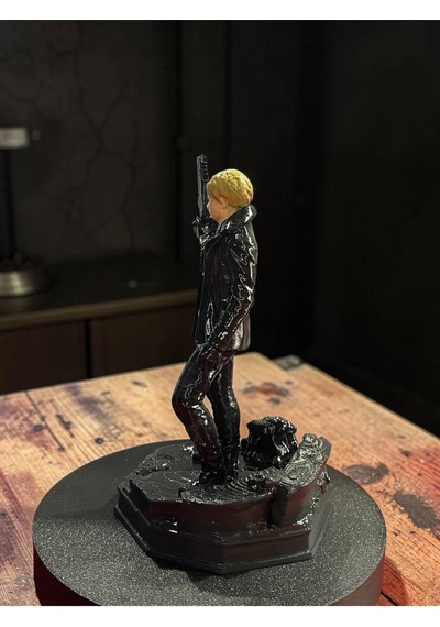 Resident Evil Leon S Kennedy Savaş Alanı Tasarım Koleksiyonluk Figür Heykel 15 Cm