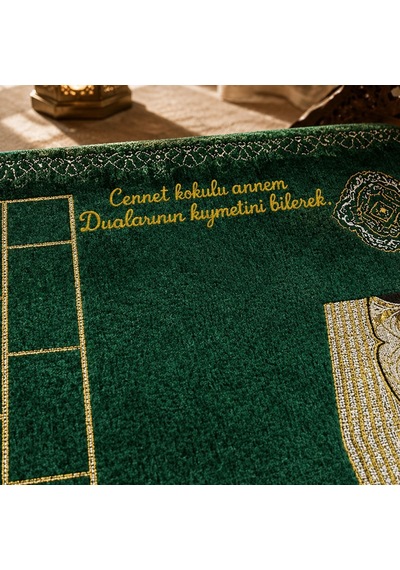 Bk Gift Kişiye Özel Nakış İşlemeli Kabe Motifli Saçaklı Yeşil Renk Hediyelik Seccade