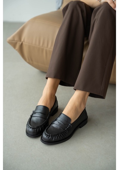 Selin Shoes Lurein Büzgülü Hafif Kalın Topuk Kadın Loafer- Siyah