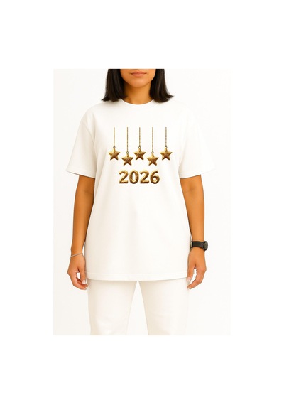 Bahriyeli Collection Oversize 2026 Yılbaşı Yeni Yıl Göğüs Tasarımlı Unisex T-shirt Beyaz Bahriyeli Collection Oversize 2026 Yılbaşı Yeni Yıl Göğüs Tasarımlı Unisex T-shirt Beyaz