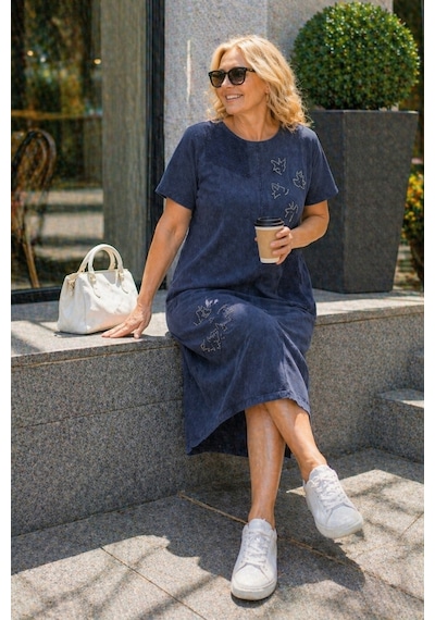 Cedy Denim Cedy Denım - Kadın Büyük Beden Taş Detaylı Rahat Kalıp Günlük Elbise Lacivert Cedy Denim Cedy Denım - Kadın Büyük Beden Taş Detaylı Rahat Kalıp Günlük Elbise Lacivert