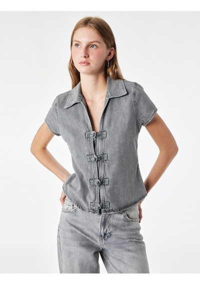 Koton Rahat Kalıp Kısa Kollu Napolyon Kapama Detaylı Denim Bluz Gri 7wal30009md
