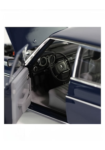 Norev 1:18 1970 Mercedes Benz 200 W115 Limousine - Midnight Blue