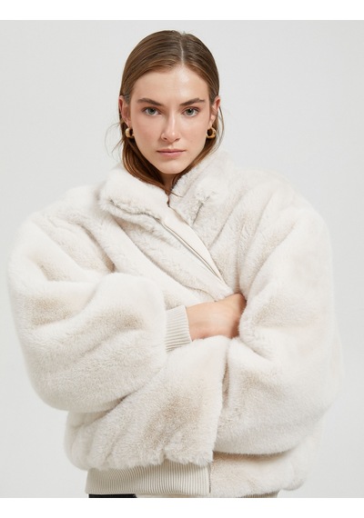 Koton Oversize Peluş Kaban Dik Yaka Fermuarlı Ribanalı Ekru 4wak00233ew 4WAK00233EW010 Ekru Koton Oversize Peluş Kaban Dik Yaka Fermuarlı Ribanalı Ekru 4wak00233ew 4WAK00233EW010 Ekru