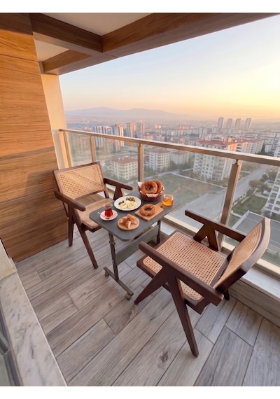 Yükseklik Ayarlı - Dar Balkonlar İçin Kahvaltı Yemek Masası - Antrasit Tekerli 60x40 Oval Kenar Scbalkon4