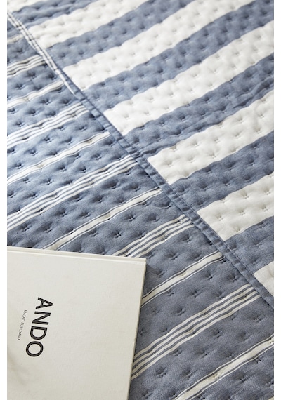 Ocean Home Textile Pamuklu Kapitoneli Lacivert Renk Çizgi Desen Çift Kişilik Yatak Örtüsü Seti 1 Adet 250 X 230 / 2 Adet 50 X 70 Cm