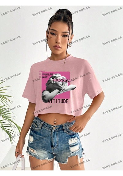Flood Of Style Crop Ckod-232913 Heykel & Slogan Grafikli Düşük Omuzlu Kısa Pembe
