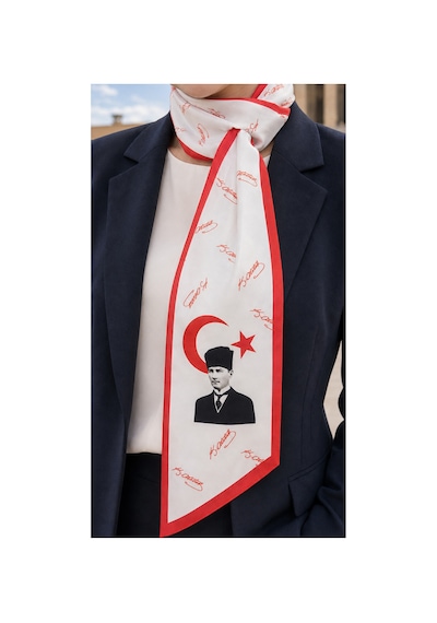 Tarzını Seç Atatürk Beyaz Kırmızı İmzalı Türk Bayraklı 85x25cm Kravat / Eşarp / Fular