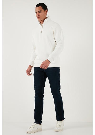 Buratti Pamuklu Regular Fit Normal Bel Boru Paça Jeans Erkek Kot Pantolon 2203C09Parma Lacivert Buratti Pamuklu Regular Fit Normal Bel Boru Paça Jeans Erkek Kot Pantolon 2203C09Parma Lacivert