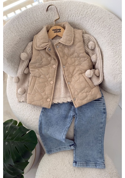 Minigimin Cicileri Kalp Desenli Taş Detaylı Kız Bebek Kapitone Montlu Triko Ve Kot Pantolon 3 Lü Takım - Kahve Minigimin Cicileri Kalp Desenli Taş Detaylı Kız Bebek Kapitone Montlu Triko Ve Kot Pantolon 3 Lü Takım - Kahve