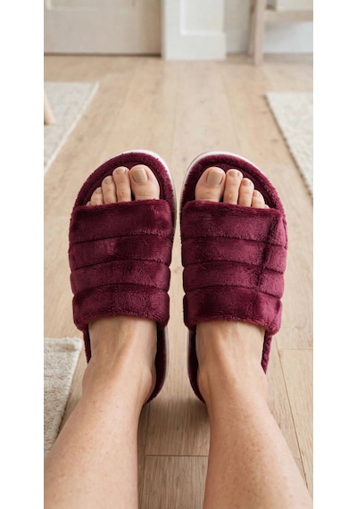 Stsahra Kadın Bordo Peluş Platform Tabanlı Ev Terliği Stsahra Kadın Bordo Peluş Platform Tabanlı Ev Terliği