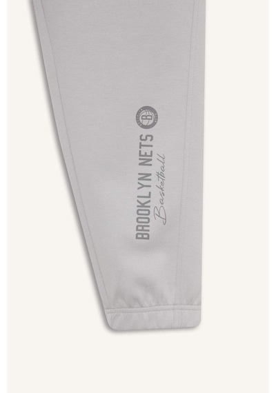 Defacto NBA Brooklyn Nets Standart Fit Cepli Düz Paça Skuba Dalgıç Kumaş Jogger C8924AX24AU Gri Defacto NBA Brooklyn Nets Standart Fit Cepli Düz Paça Skuba Dalgıç Kumaş Jogger C8924AX24AU Gri