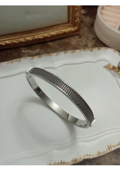 Love Yazı Detaylı Hasır Görünümlü Gümüş Renk Paslanmaz Çelik Kelepçe Bileklik Gümüş