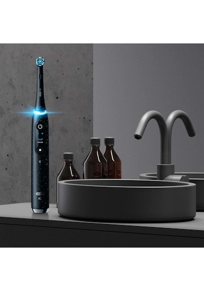Oral-B iO 10 Şarjlı Diş Fırçası Kozmik Siyah