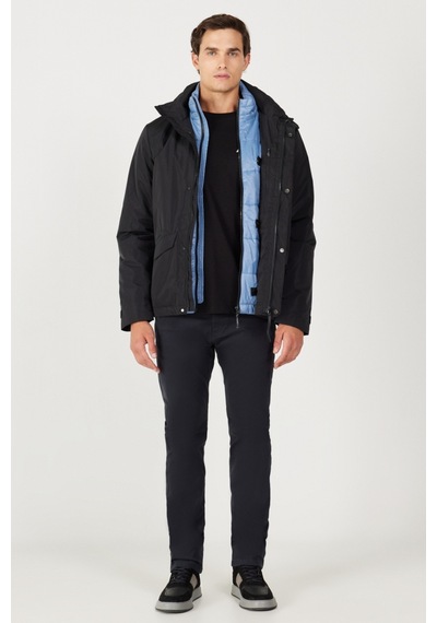 Wrangler All Terrain Gear Relaxed Fit Geniş Kesim Dik Yaka Çift Kullanımı Siyah Mavi Parka W232281001 Mavi - Siyah