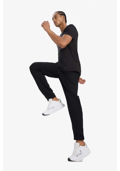 DeFactoFit Slim Fit Dar Kesim Çift Cepli Standart Paça Esnek Multifonksiyonel Sporcu Jogger D7808AX25SPBK81