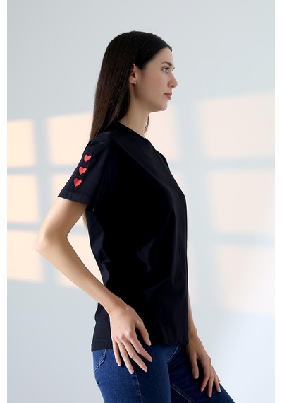 Kadın Kalp Nakışlı Bisiklet Yaka T-shirt Siyah