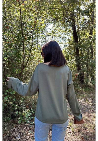 WeShaya Kadın Haki Uzun Kol, Duble Manşet, Yırtmaçlı Yaka, Salaş Sweatshirt Bluz Haki WeShaya Kadın Haki Uzun Kol, Duble Manşet, Yırtmaçlı Yaka, Salaş Sweatshirt Bluz Haki
