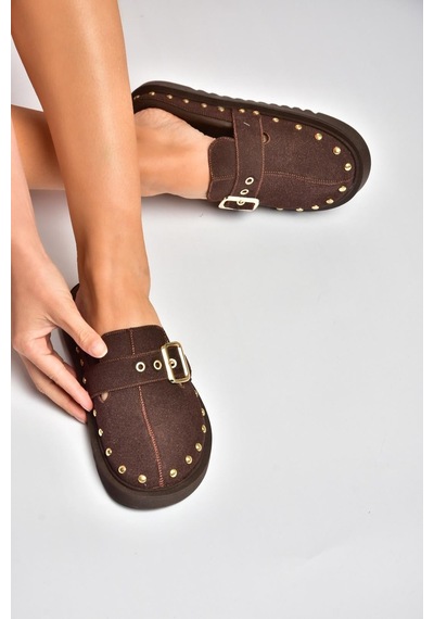 Fox Shoes Y918143802 Kahverengi Süet Önü Kapalı Zımba Detaylı Sabo Terlik