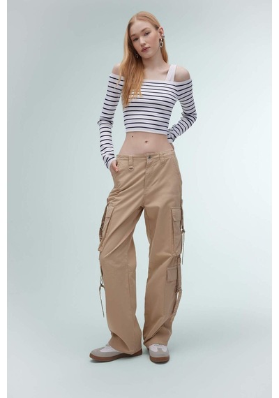 DeFacto Slim Fit Dar Kesim Çizgili Açık Omuz Triko Kazak B7573AX24SPNV31 Lacivert