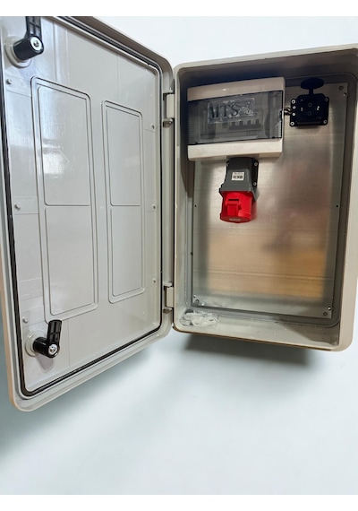 22kW Trifaze Schneider IP66 Kilitlenebilir Kombinasyon Kutusu Panosu Kaçak Akım Röleli 5x32A