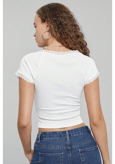 Fantezia Night Kadın Beyaz Göğsü Ve Kolları Dantelli Fiyonklu Kısa Kol Crop Top Bluz
