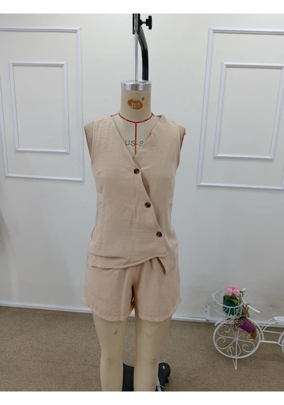Defymoda Kadın Askılı Önü Düğmeli Asimetrik Detaylı Bluz Ve Astarlı Short Ikili Takım Bej
