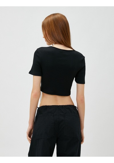 Koton Crop Tişört Baskılı Zincir Detaylı Kısa Kollu Bisiklet Yaka Siyah 3sal10716ık 3SAL10716IK999 Siyah Koton Crop Tişört Baskılı Zincir Detaylı Kısa Kollu Bisiklet Yaka Siyah 3sal10716ık 3SAL10716IK999 Siyah