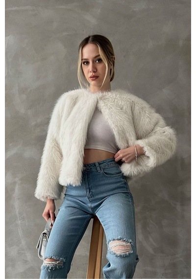 Verymoda Kürk Detaylı Kısa Ceket Krem