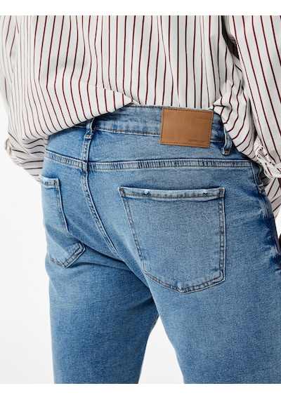 Koton Katlamalı Paça Cep Detaylı Pamuklu Slim Fit Jean Şort Orta İndigo 5sam40191nd İndigo Koton Katlamalı Paça Cep Detaylı Pamuklu Slim Fit Jean Şort Orta İndigo 5sam40191nd İndigo