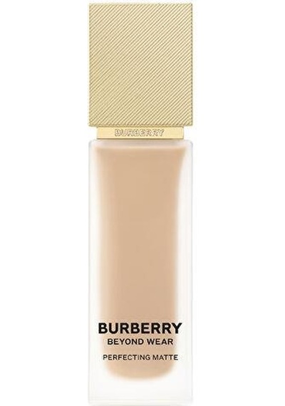 Burberry Beyond Wear Perfecting Mattte Fondöten - 40 Light Cool