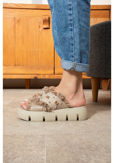 Dabab Shoes Kadın Bej Süet Taş Detaylı Kalın Rahat Taban Terlik