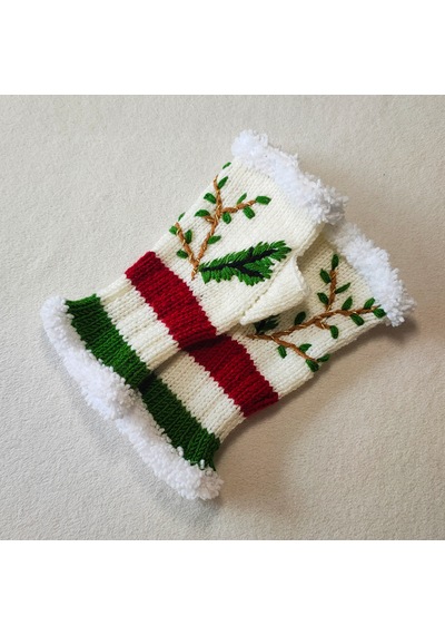 Newdaycraft El Örgüsü Motifli Parmaksız Eldiven / Bileklik - Çam / Yılbaşı Beyaz - Yeşil Newdaycraft El Örgüsü Motifli Parmaksız Eldiven / Bileklik - Çam / Yılbaşı Beyaz - Yeşil
