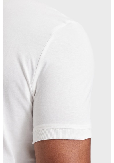 Guess Miken Pamuklu Regular Fit Bisiklet Yaka T Shirt Z6yı20k5016 Erkek T Shirt Z6yı20 K5016 G018 Beyaz Guess Miken Pamuklu Regular Fit Bisiklet Yaka T Shirt Z6yı20k5016 Erkek T Shirt Z6yı20 K5016 G018 Beyaz