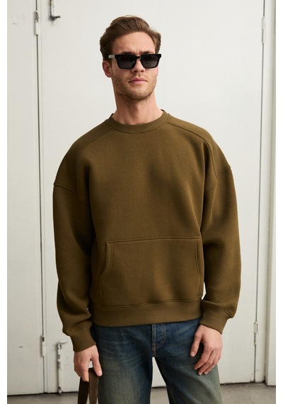 Grimelange Coyotes Erkek Bisiklet Yaka Kangru Cepli Organik Pamuk Regular Fit Koyu Haki Sweatshirt Koyu Haki