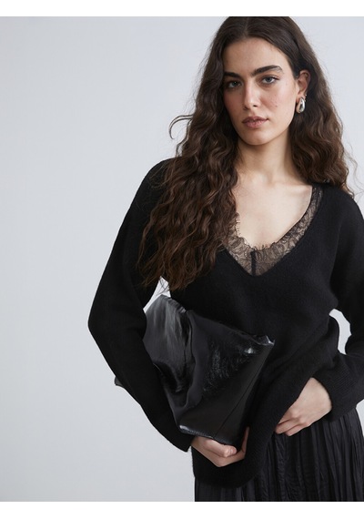 Lcw Vision Siyah V Yaka Dantel Detaylı Oversize Kadın Triko Kazak
